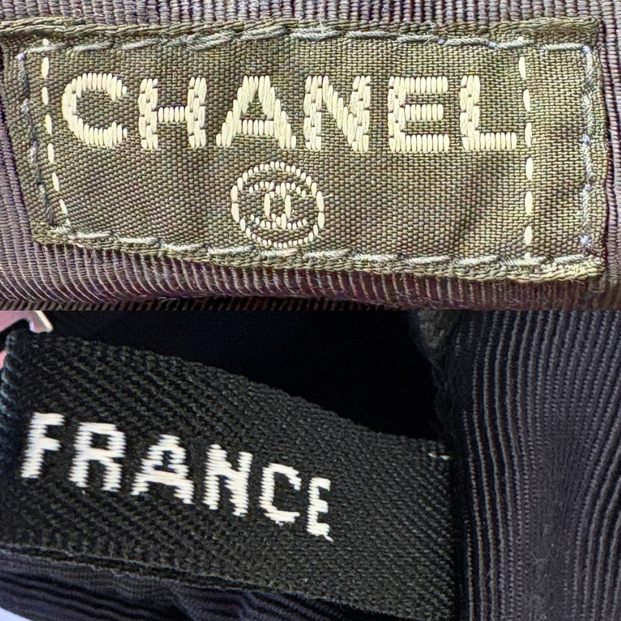 CS087 - CHANEL Vintage Dark Blue Denim Chocolate Bar Flap Bag