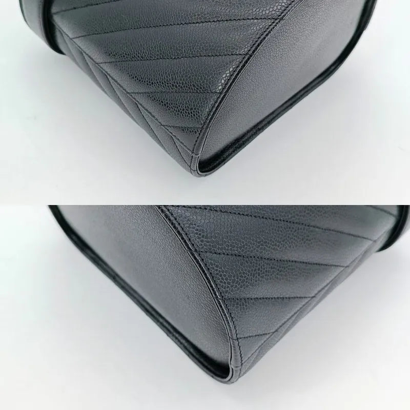 JR289 - CHANEL Vintage Black Caviar Leather Chevron Cosmetic Bag