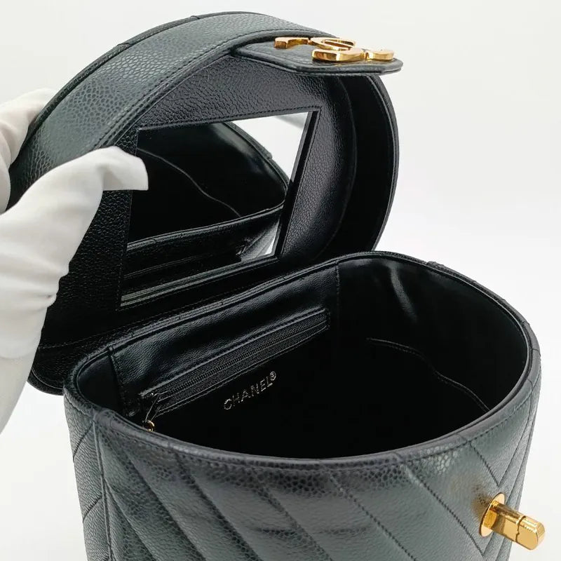JR289 - CHANEL Vintage Black Caviar Leather Chevron Cosmetic Bag