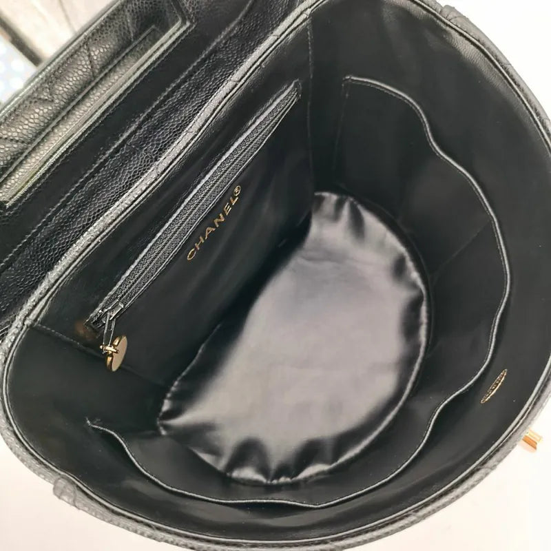JR289 - CHANEL Vintage Black Caviar Leather Chevron Cosmetic Bag