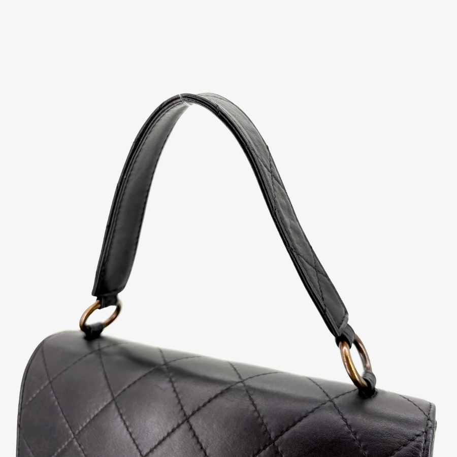 RG362- CHANEL Vintage Black Calfskin Quilted Handbag
