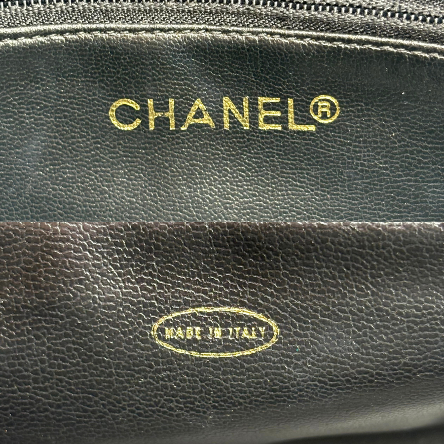RE047 - CHANEL Vintage Black Lambskin Quilted Shoulder Bag