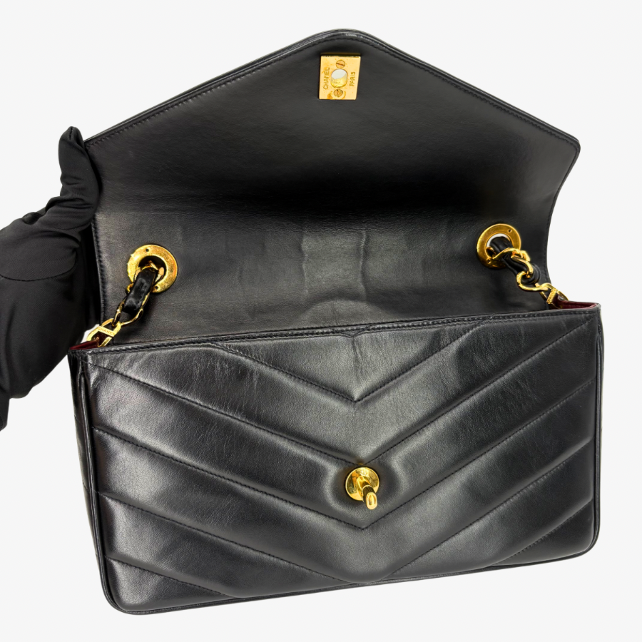 JZ835 - CHANEL Vintage Black Lambskin Chevron Flap Bag