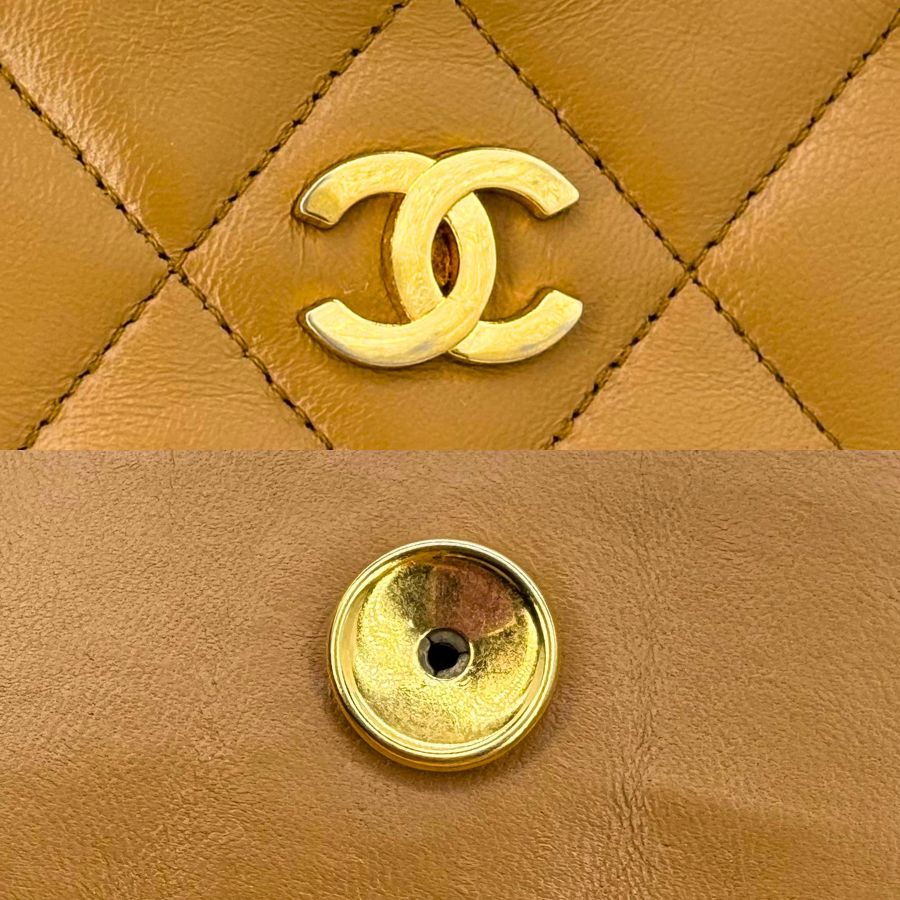 RG215 - CHANEL Vintage Beige Lambskin Hand Shoulder Bag