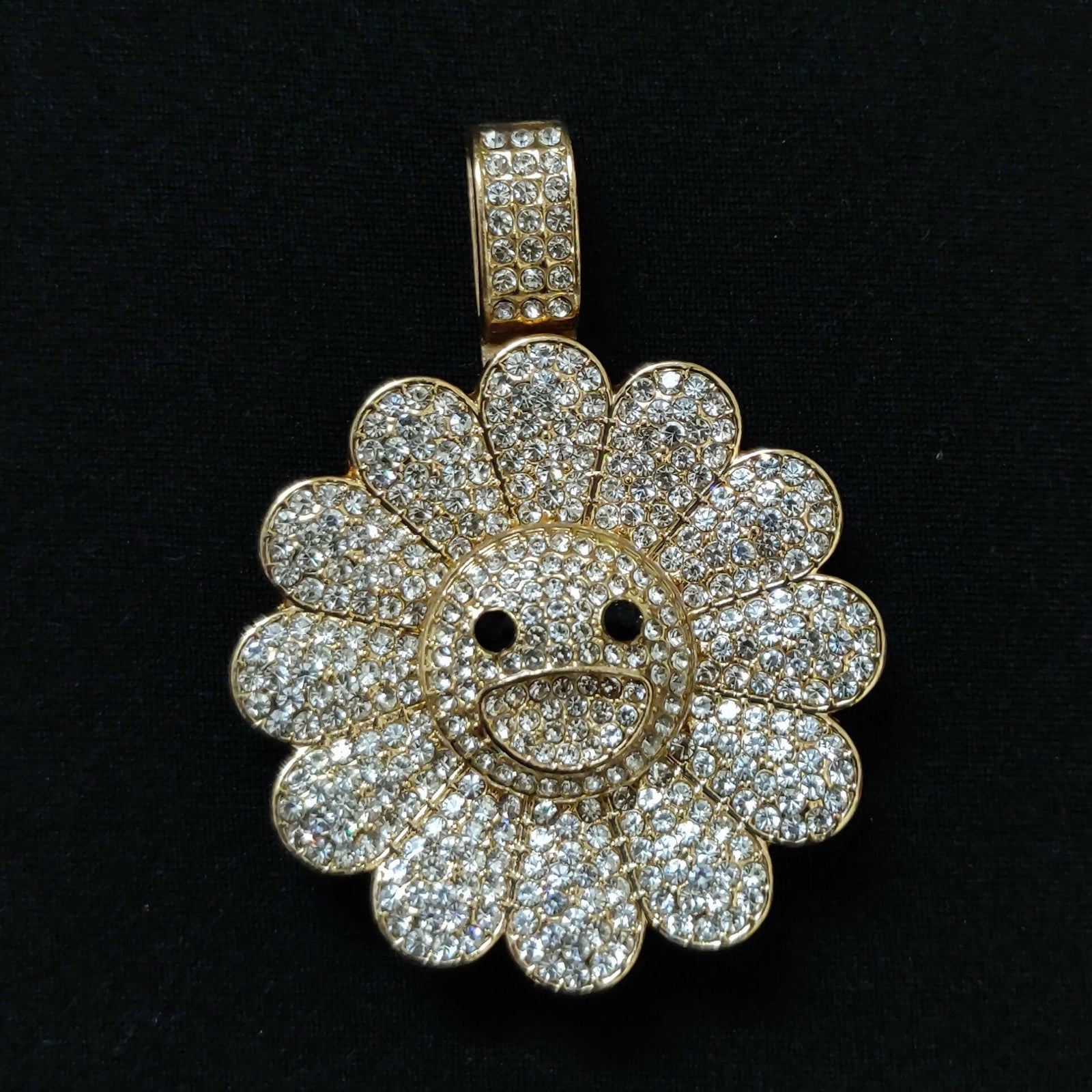 MURAKAMI FLOWER ICED OUT PENDANT (GOLD)