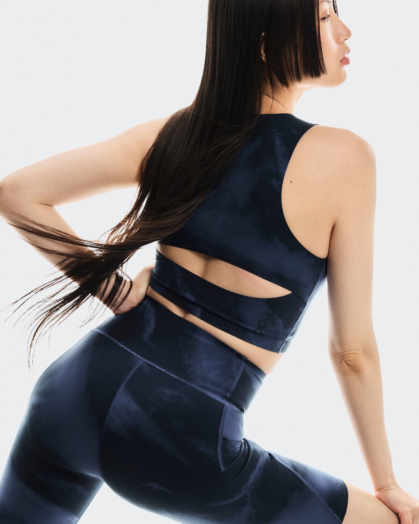 On Studio Open Back Crop Acai Navy (Women'S) (Women's)