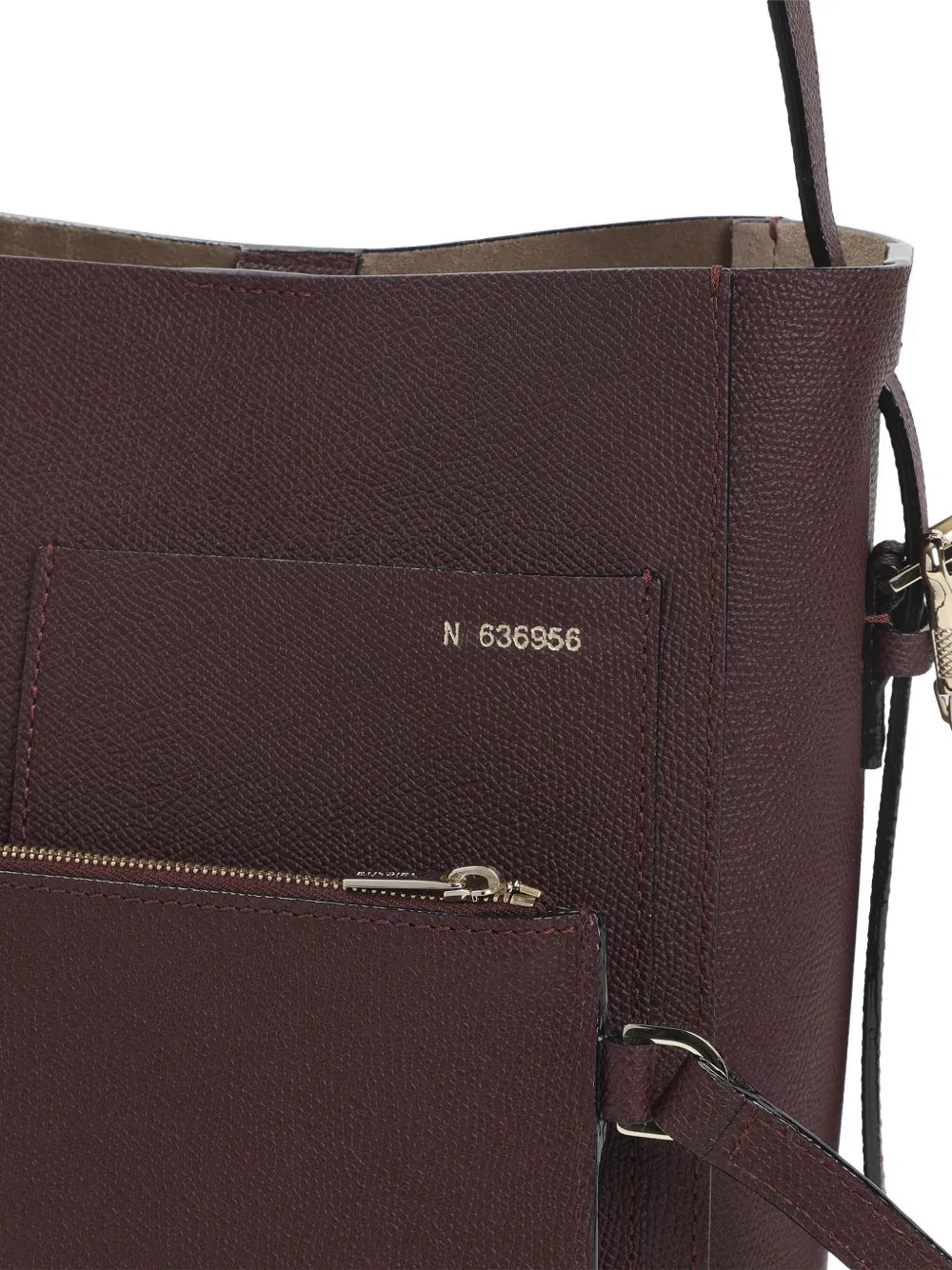 Pocket shoulder bag
