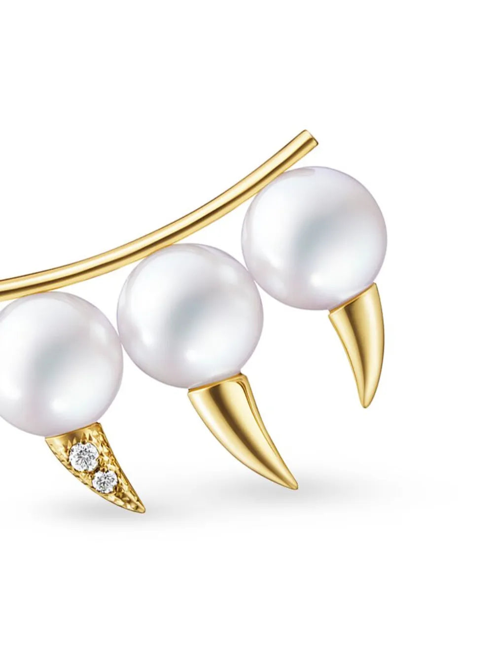 18kt yellow gold Danger Fang pearl earring