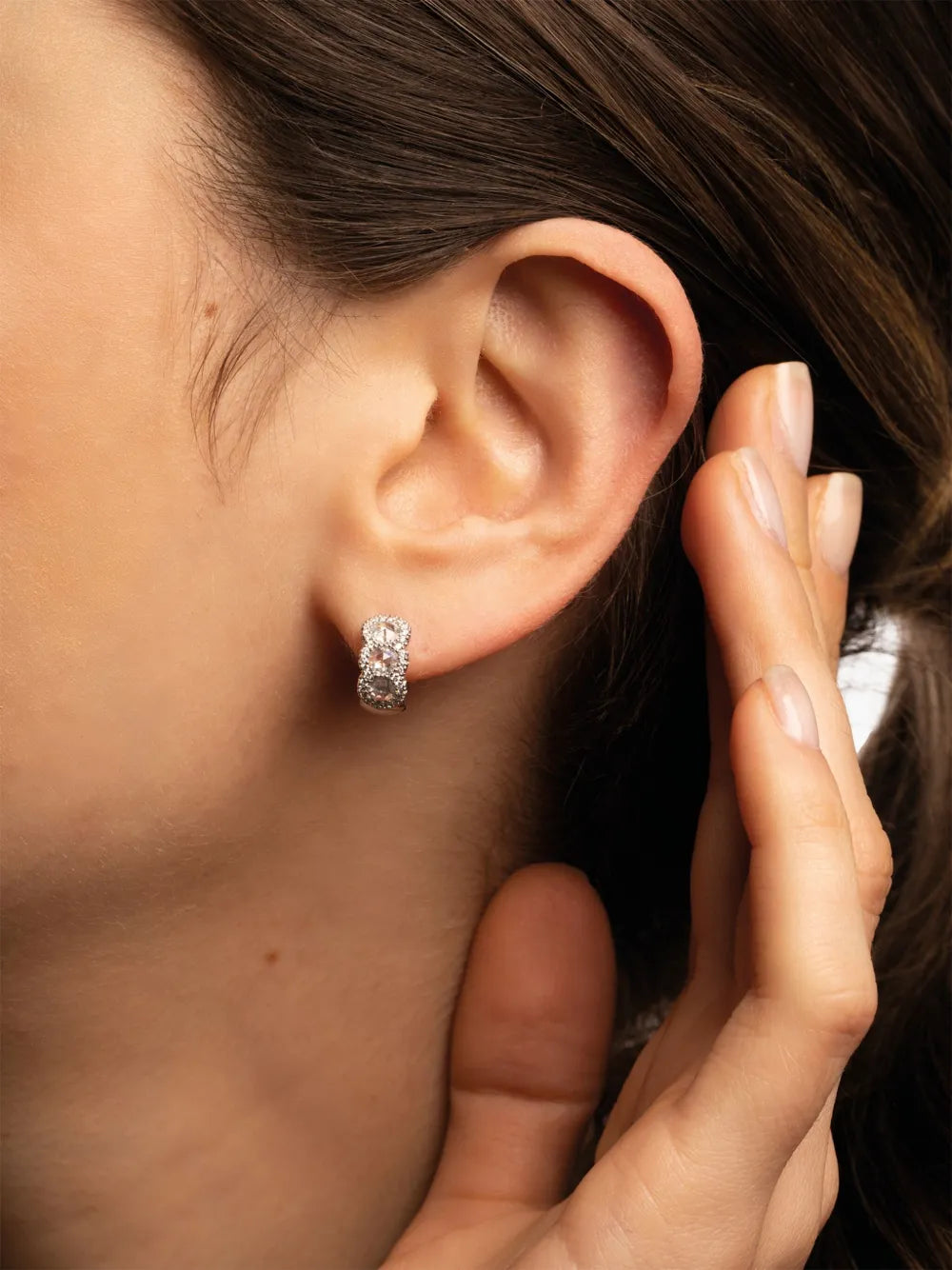 18kt white gold diamond mini hoop single earring