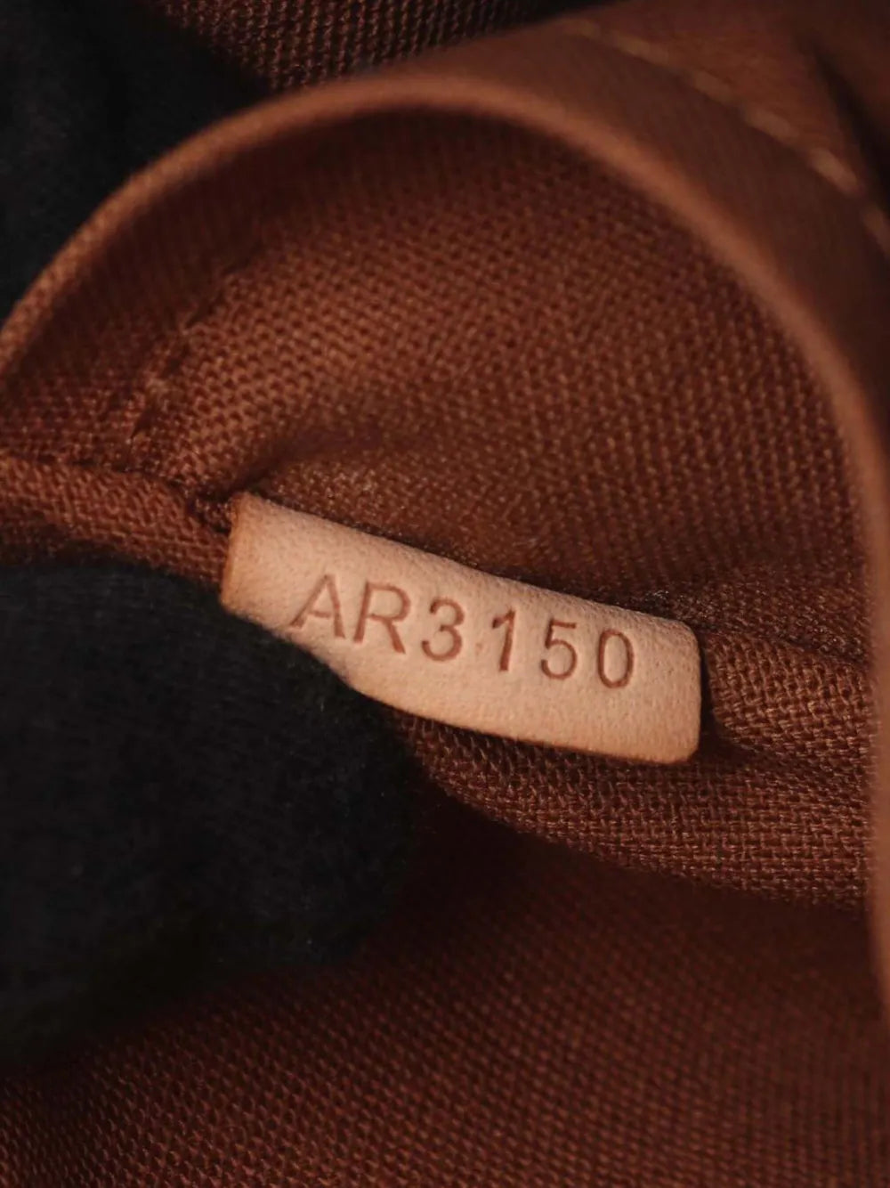2010 Monogram Trotteur Beaubourg crossbody bag