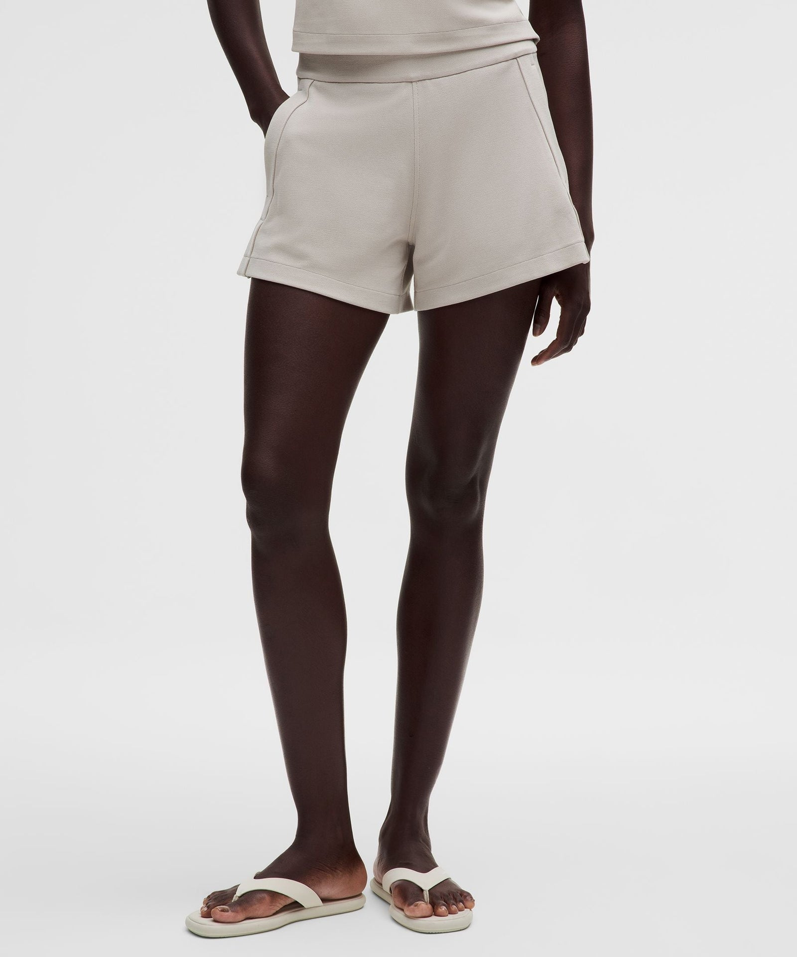 Lululemon Women's Softstreme Pique Mid-Rise Shorts 4"