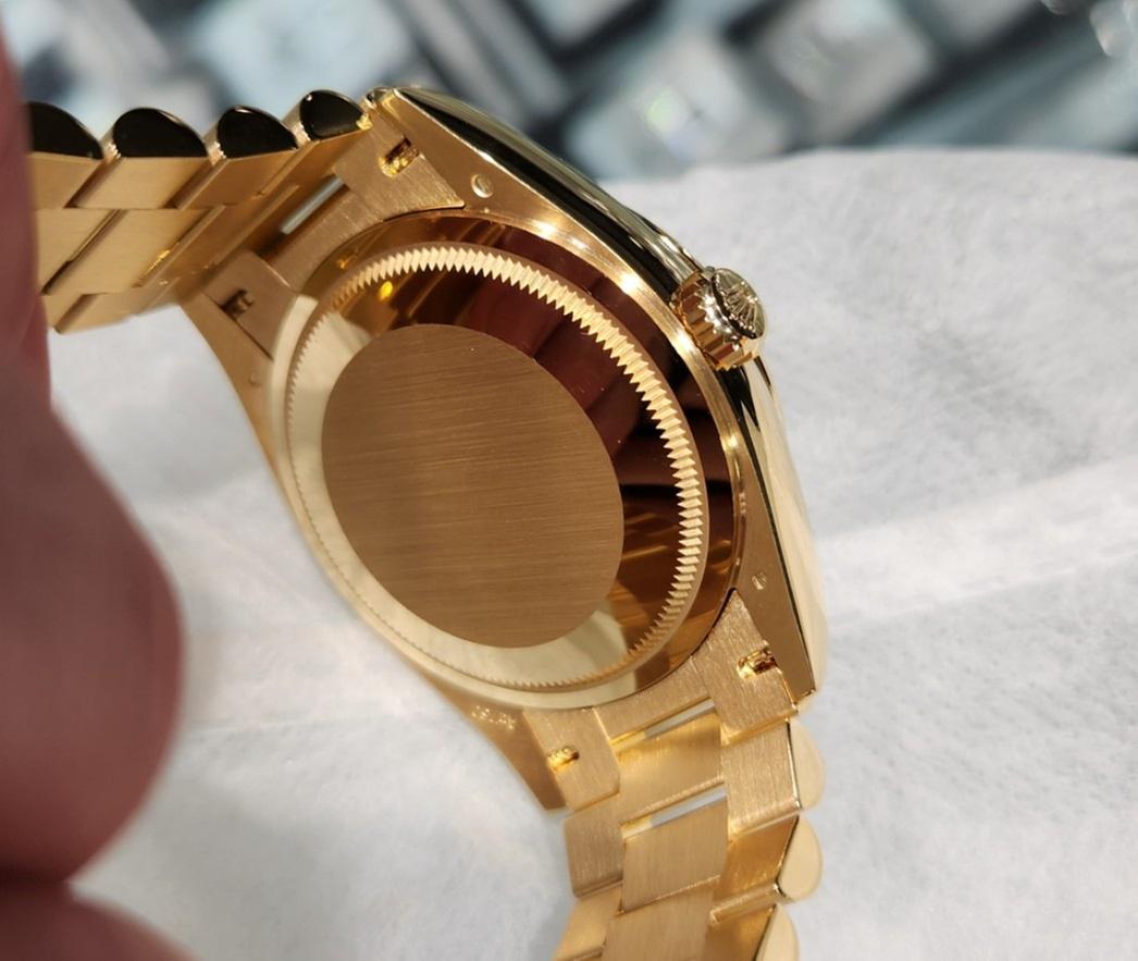 Rolex Day-Date Yellow Gold Carnelian Diamond-Set Roman Dial Womens Watch NEW UNWORN M128238-0088