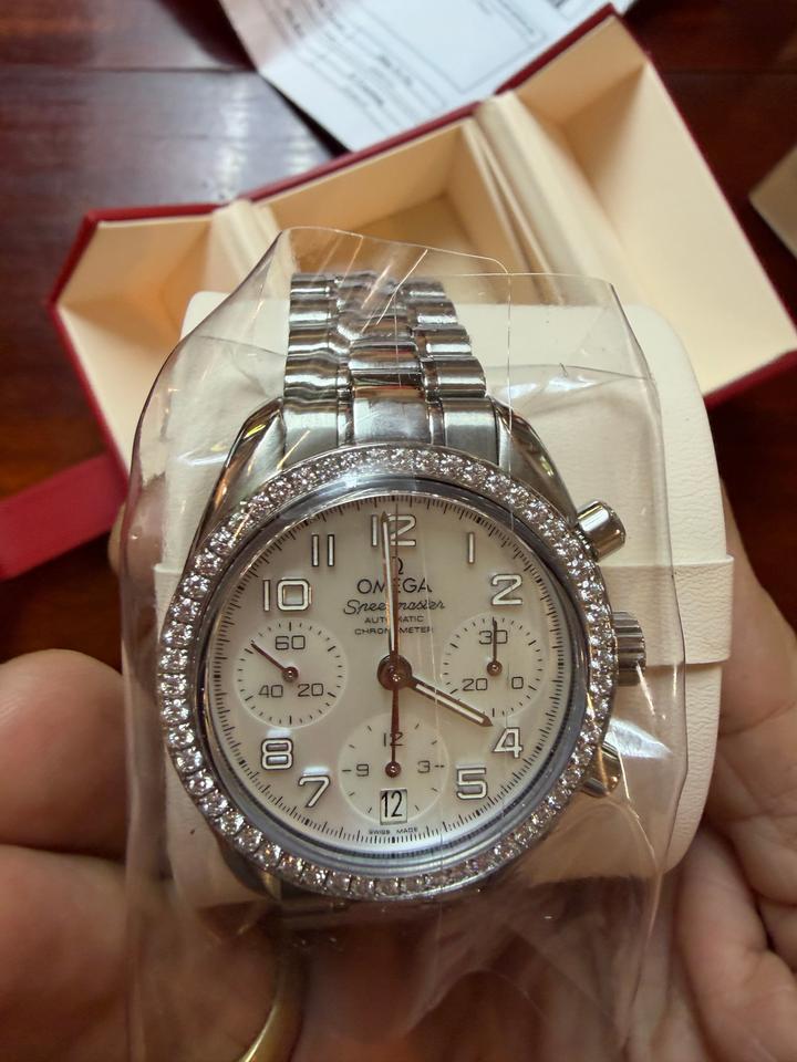 Omega Speedmaster Ladies Chronograph Mother of pearl face Diamond bezel Just serviced by omega