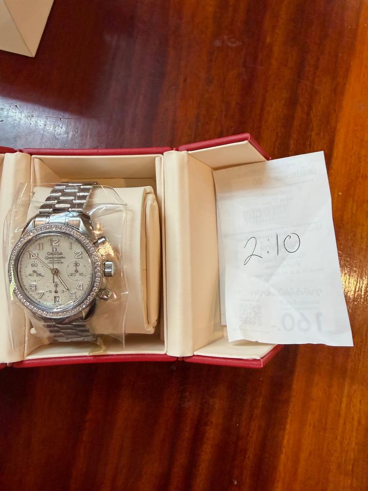 Omega Speedmaster Ladies Chronograph Mother of pearl face Diamond bezel Just serviced by omega