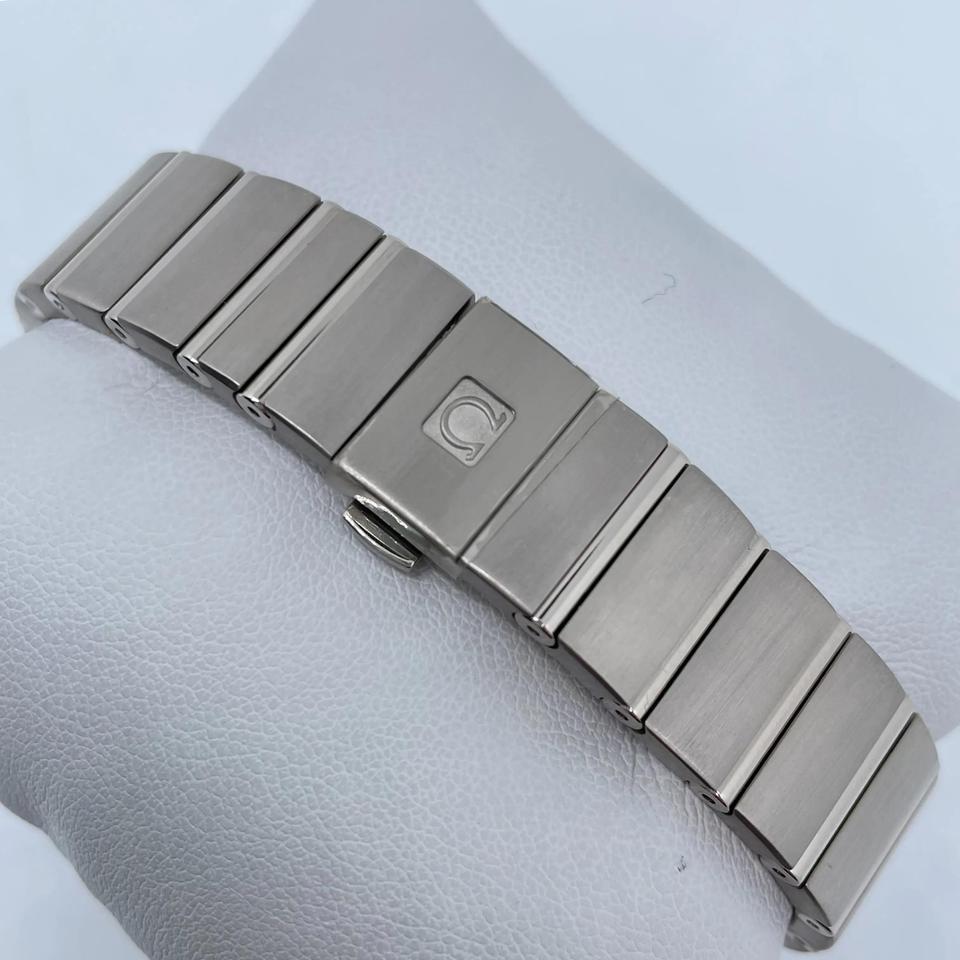 Omega Constellation Ladies18 K White Gold Black Dial Ladies Watch 123.55.31.20.51.001
