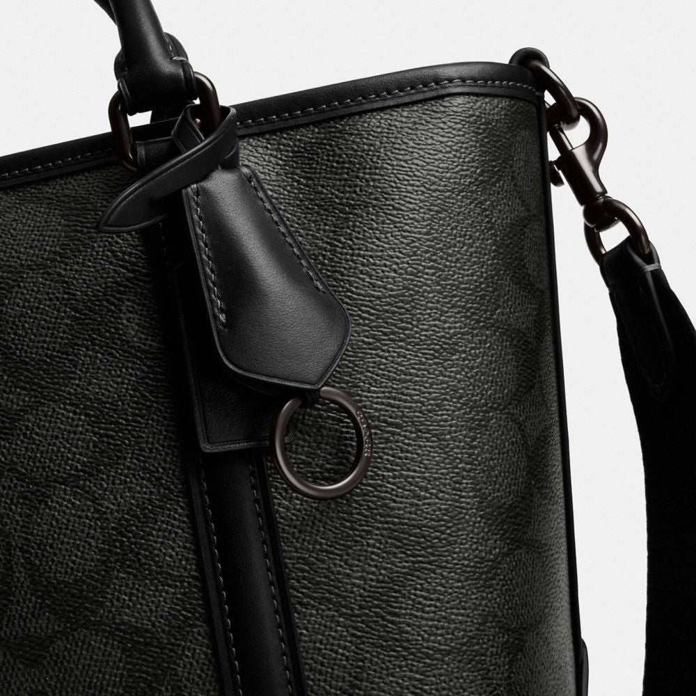 Metropolitan Carryall Bag 22 In Signature Canvas