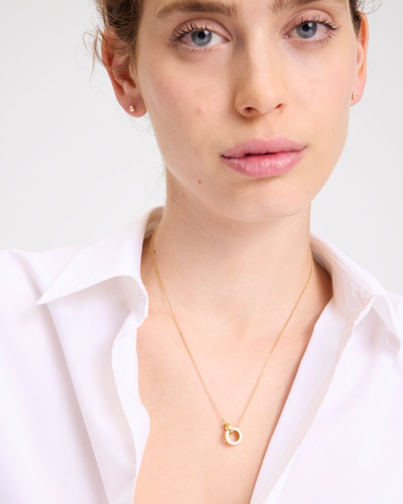 Set In Stone Interlink Pendant