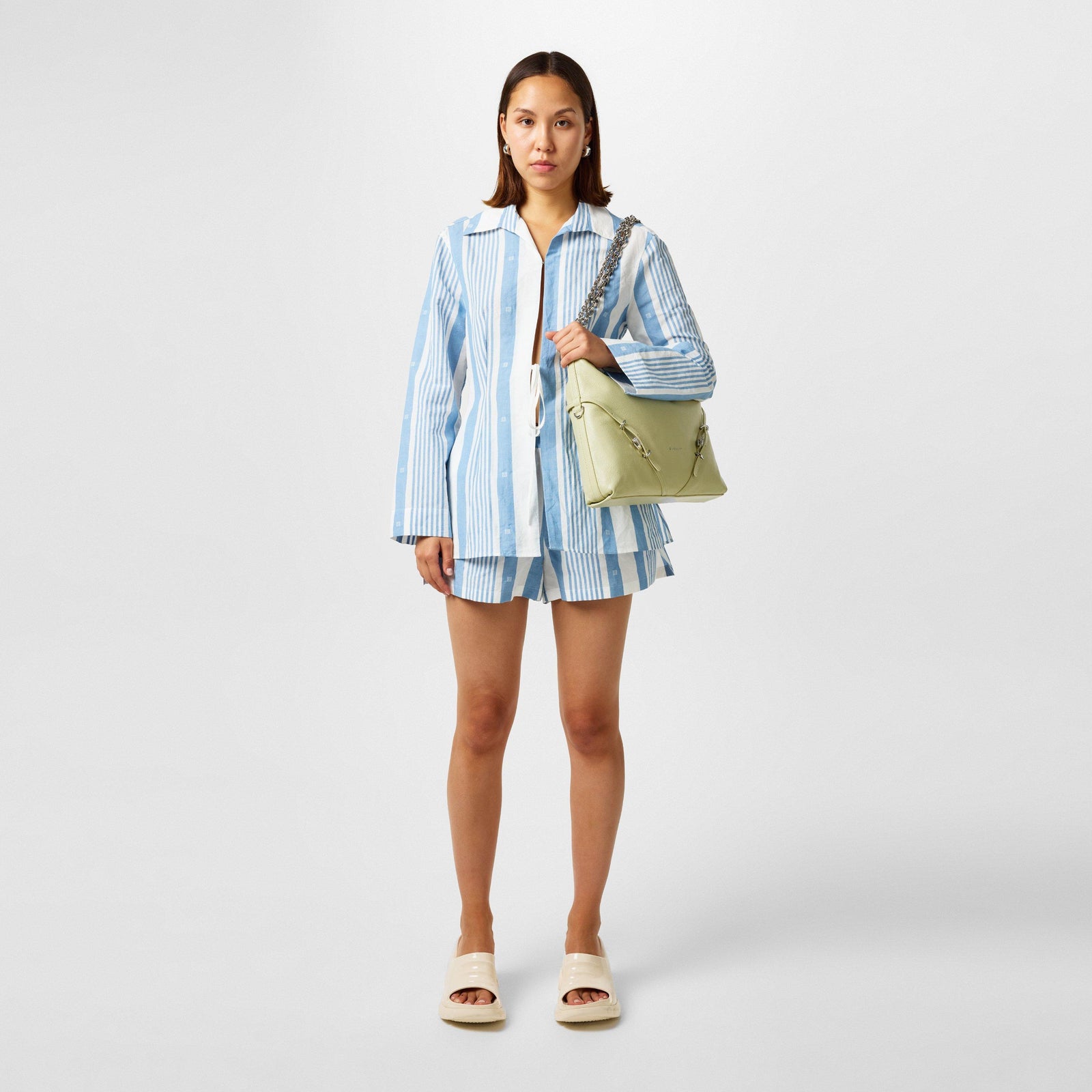 Medium Voyou Chain Shoulder Bag