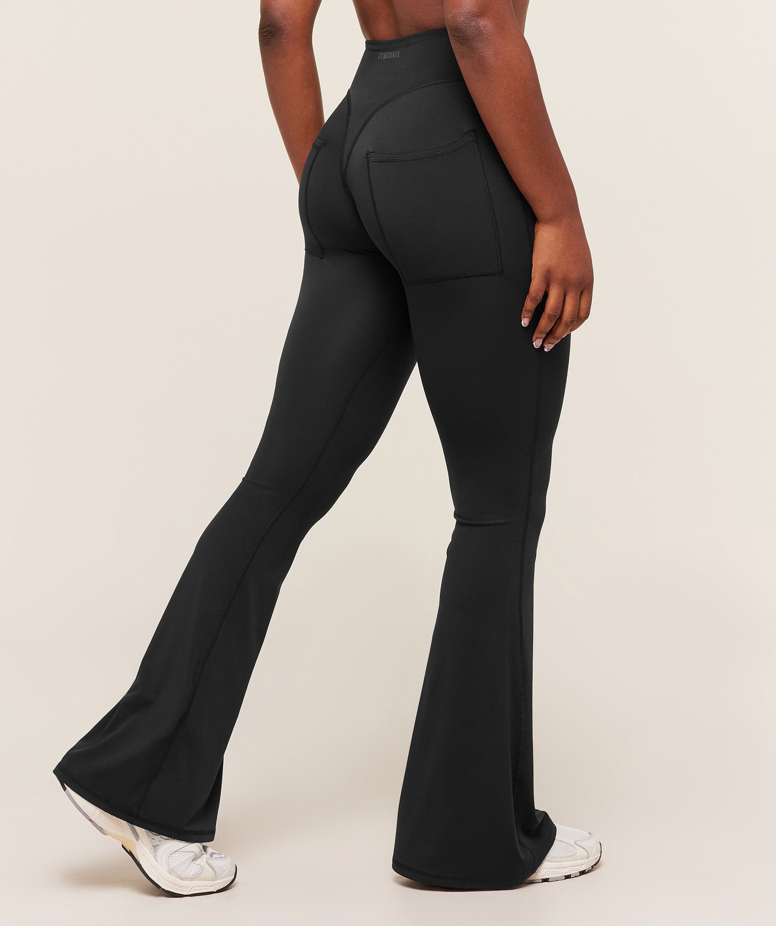 Gymshark Superset Back Pocket Flared Leggings - Black