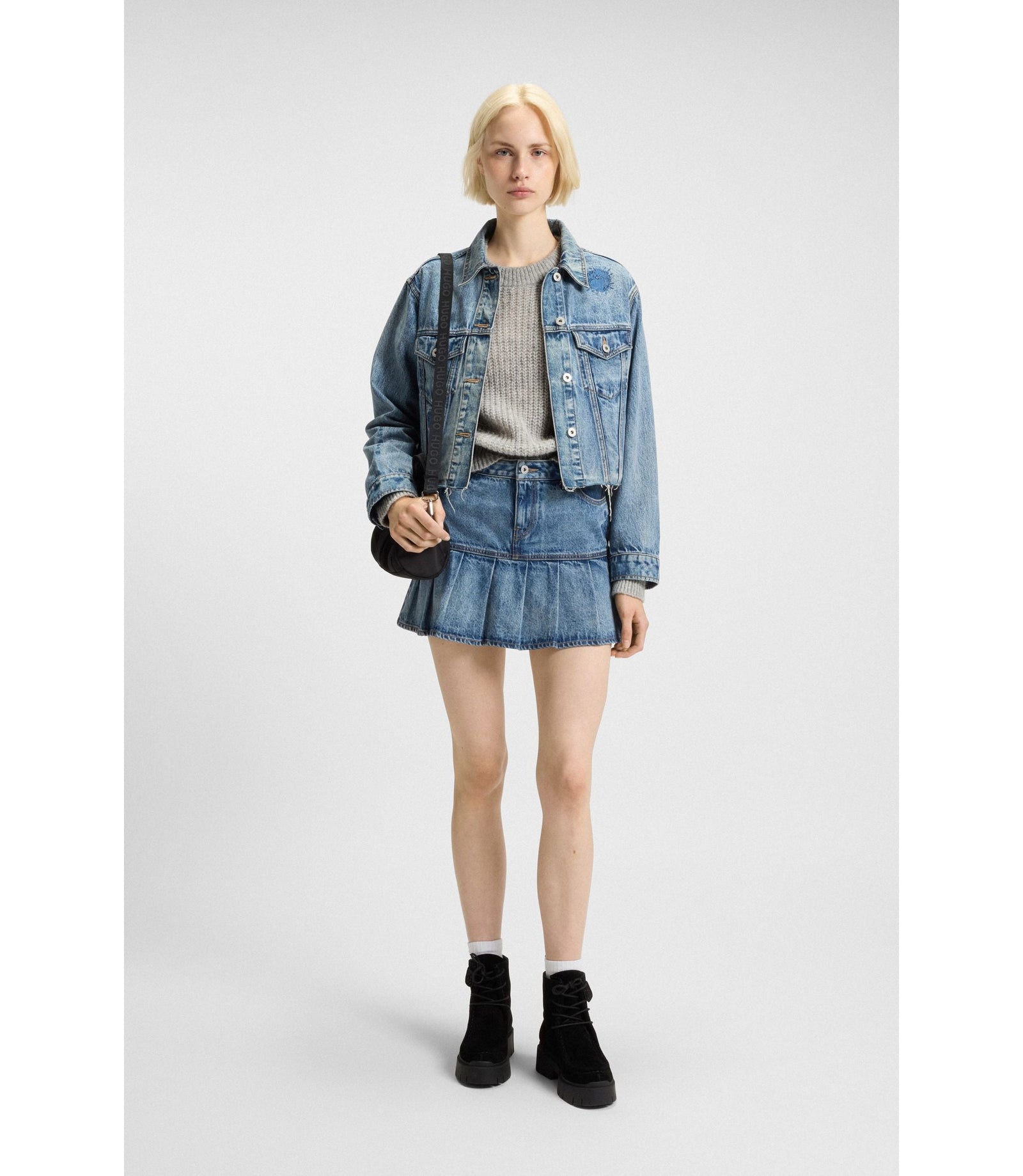 Hugo Knitted Sweater With Happy Hugo Badge Light Grey Women's