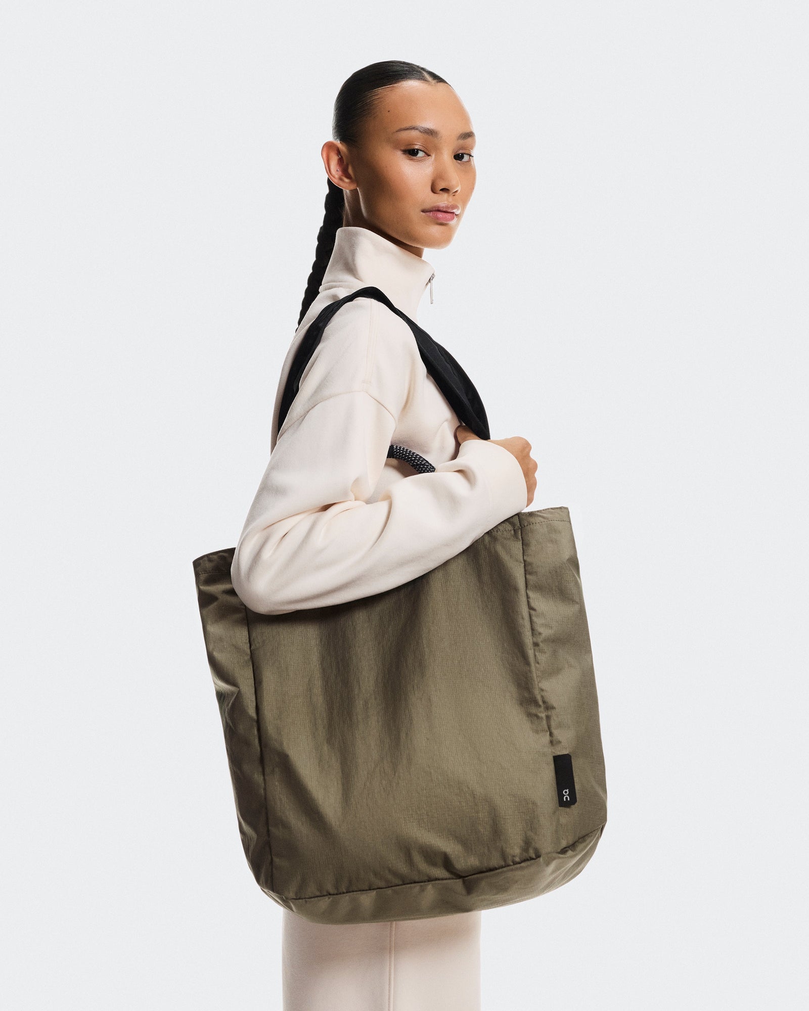 On Tote Pack 25L Olive | Black