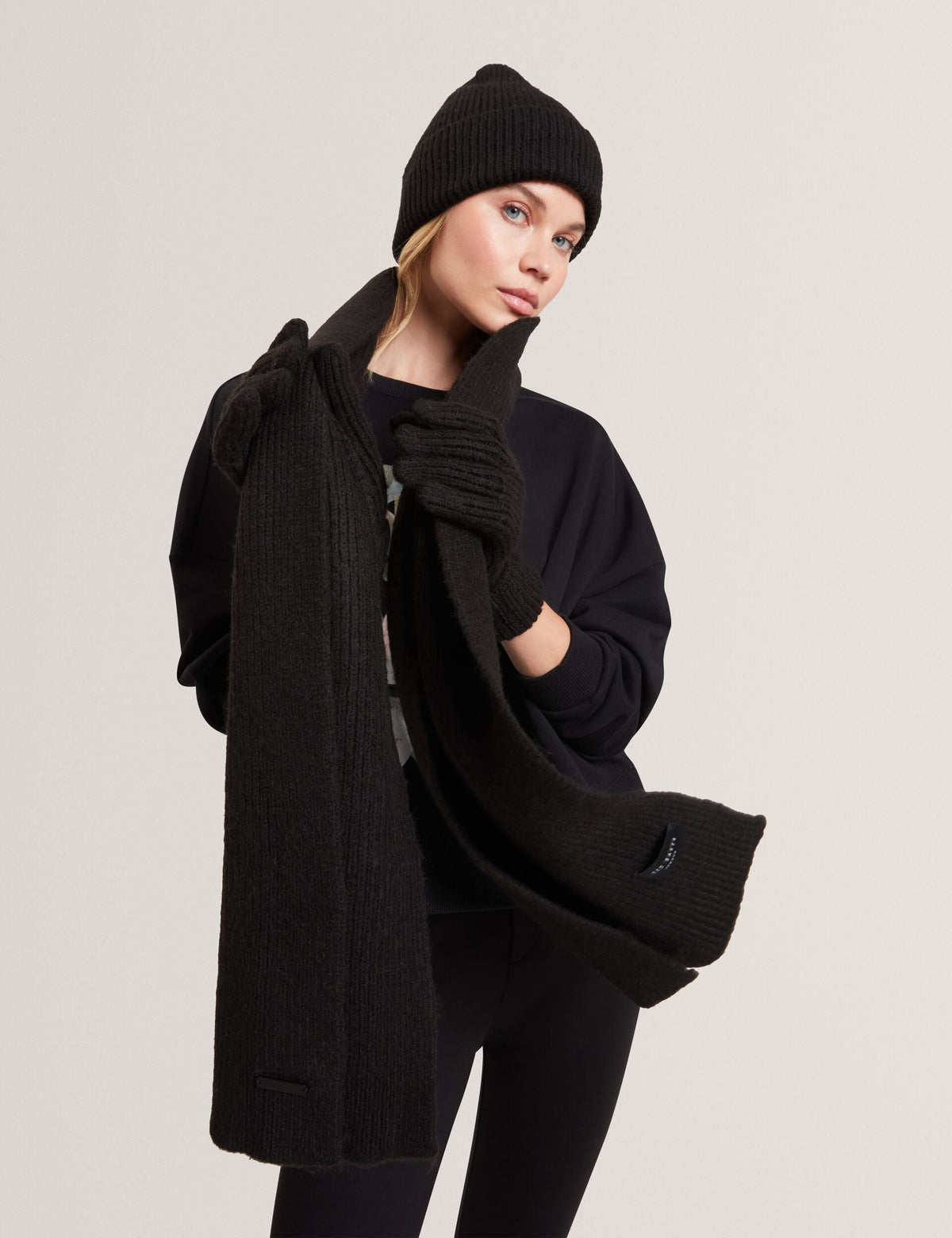 Ted Baker Lidiies Ribbed Wool Blend Knitted Scarf In Black Women's