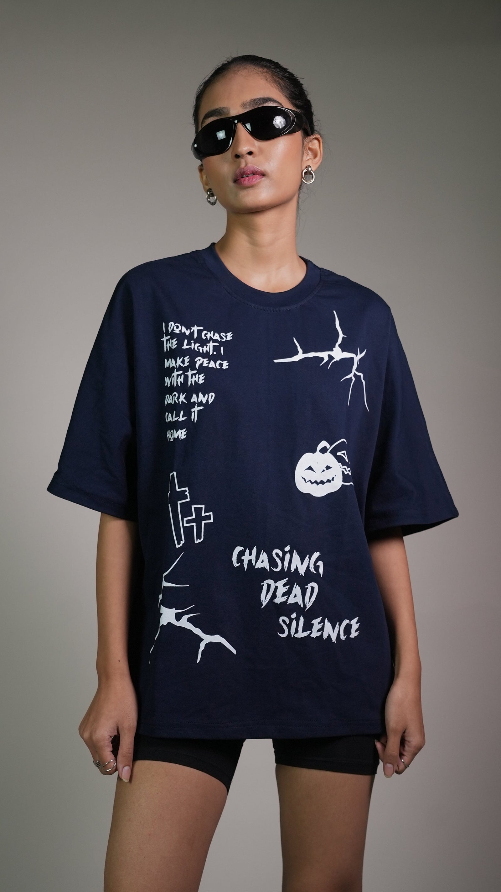 MIDNIGHT SPOOKY NAVY WOMEN’S OVERSIZED T-SHIRT