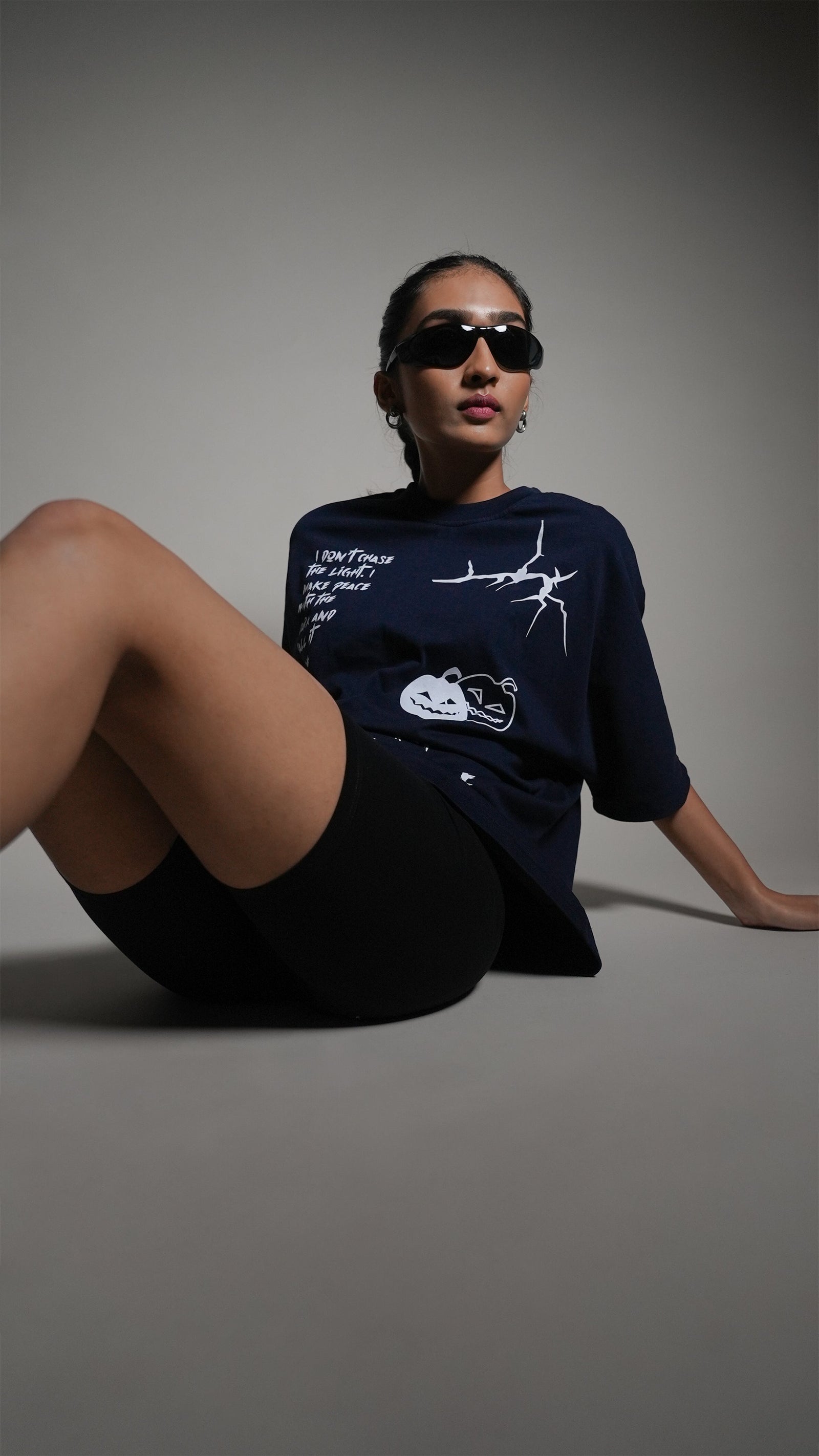 MIDNIGHT SPOOKY NAVY WOMEN’S OVERSIZED T-SHIRT