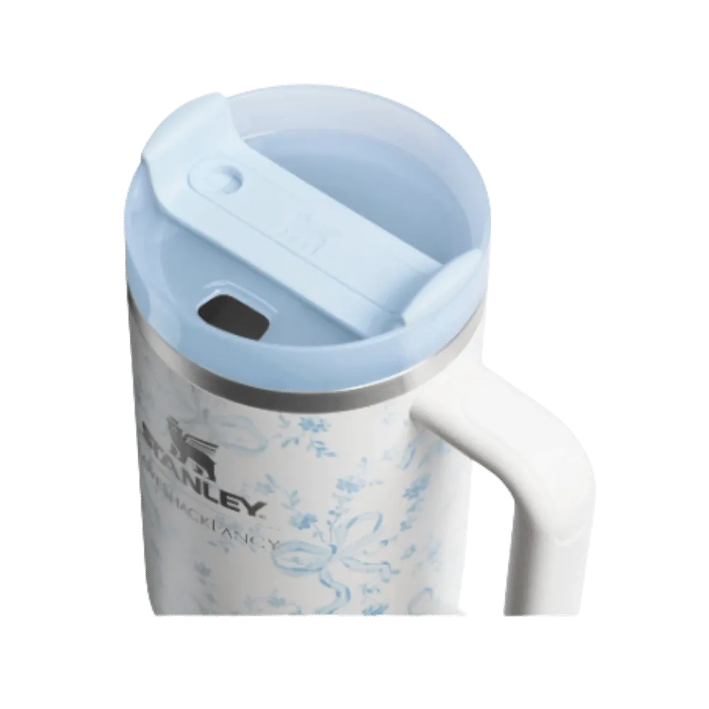 Stanley 1913 x LoveShackFancy Holiday Quencher H2.0 FlowState Tumbler (40OZ) Coquette Bow Winter Ice