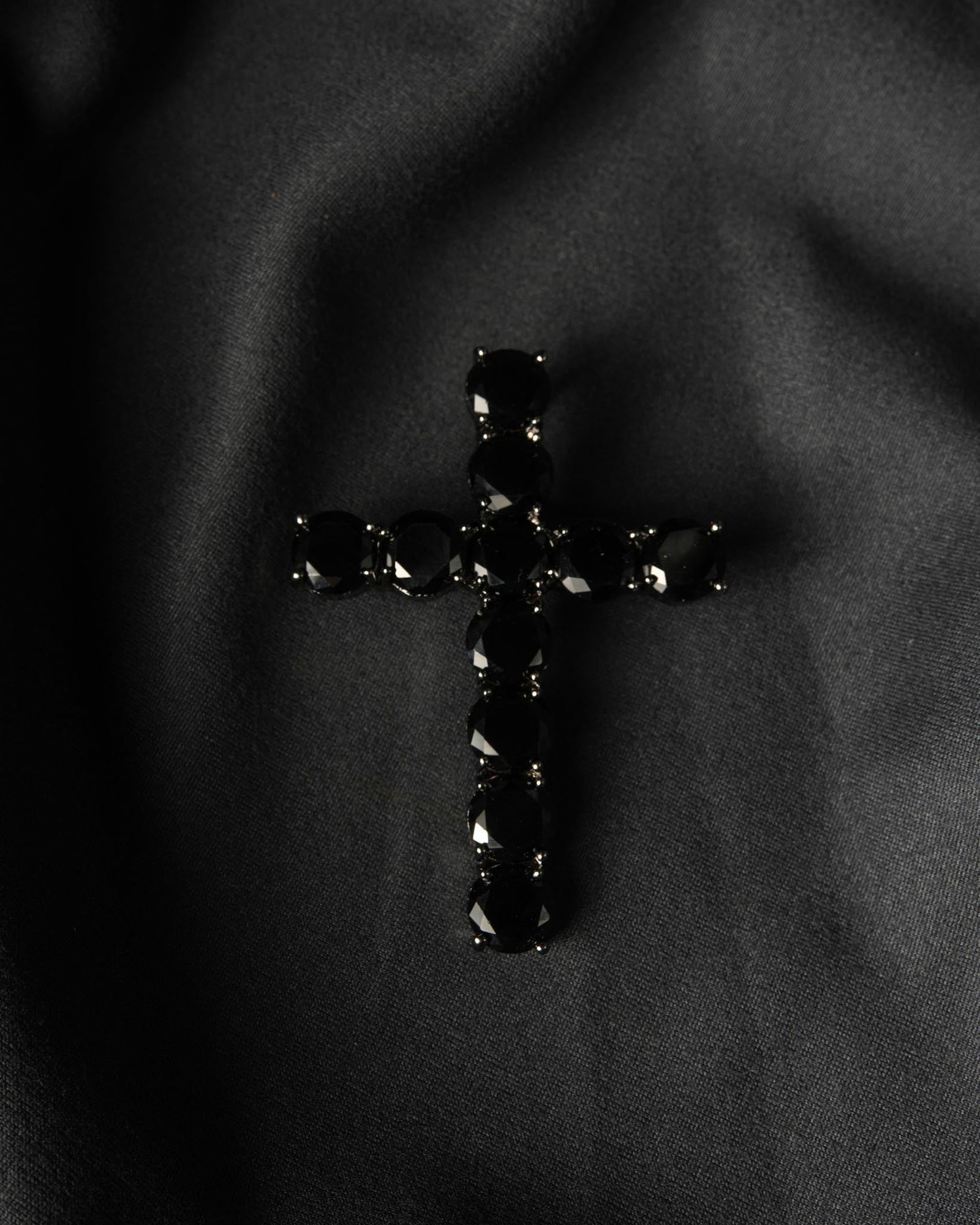 Manaca Midnight Cross Pendant