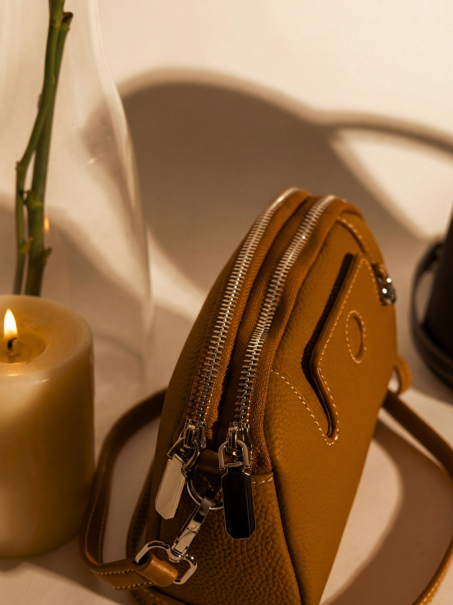 Pouche -Ladies Leather Crossbody bag, Caramel