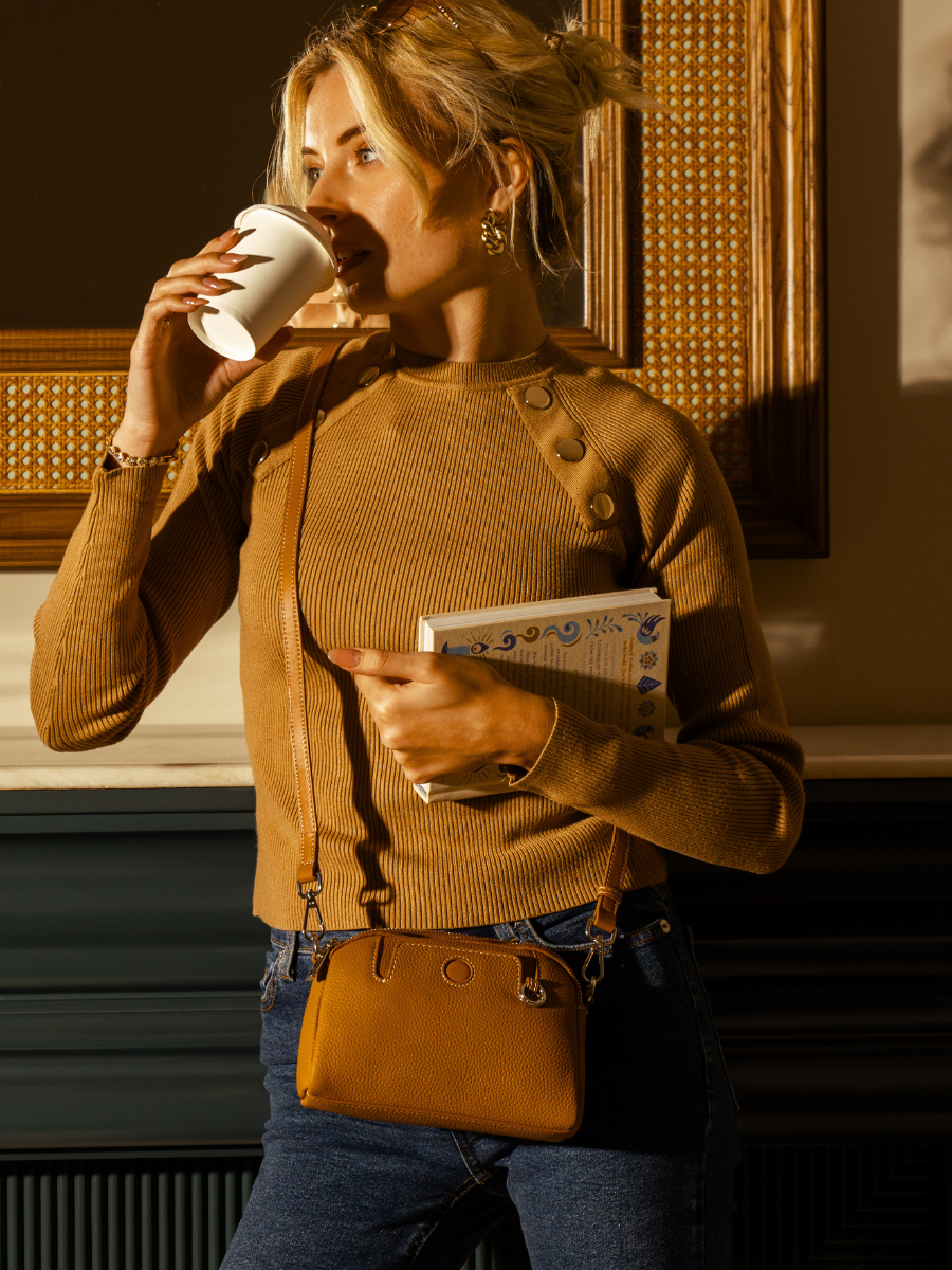 Pouche -Ladies Leather Crossbody bag, Caramel
