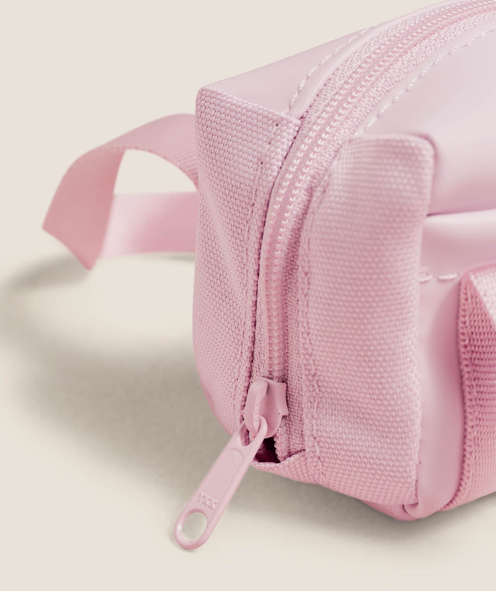 Women's Gymshark Everyday Mini Holdall Keychain Cloud Pink