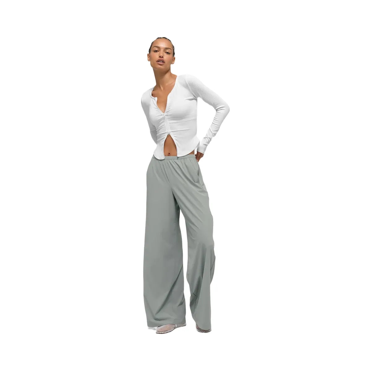 Alo Women's Breezy Wide Leg Pant (Long) - Lunar Grey