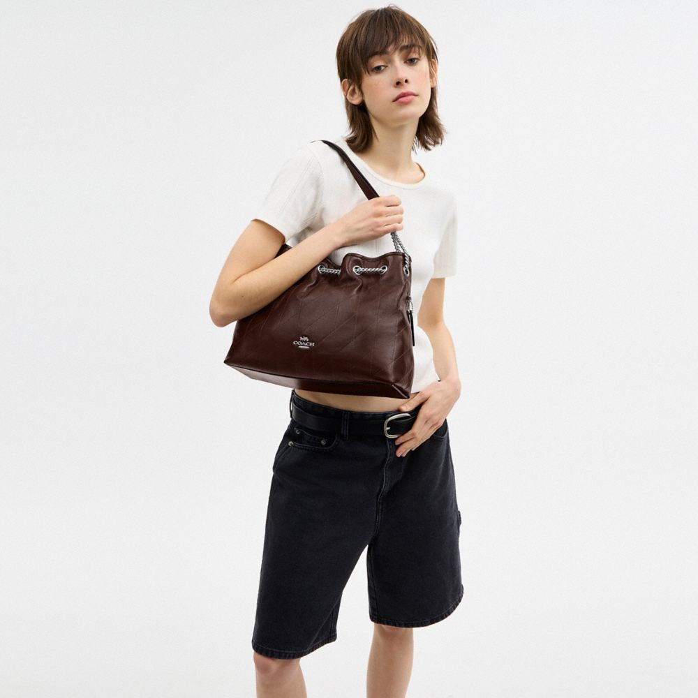 Coach Evelyn Shoulder Bag With Quilting Silver Maple