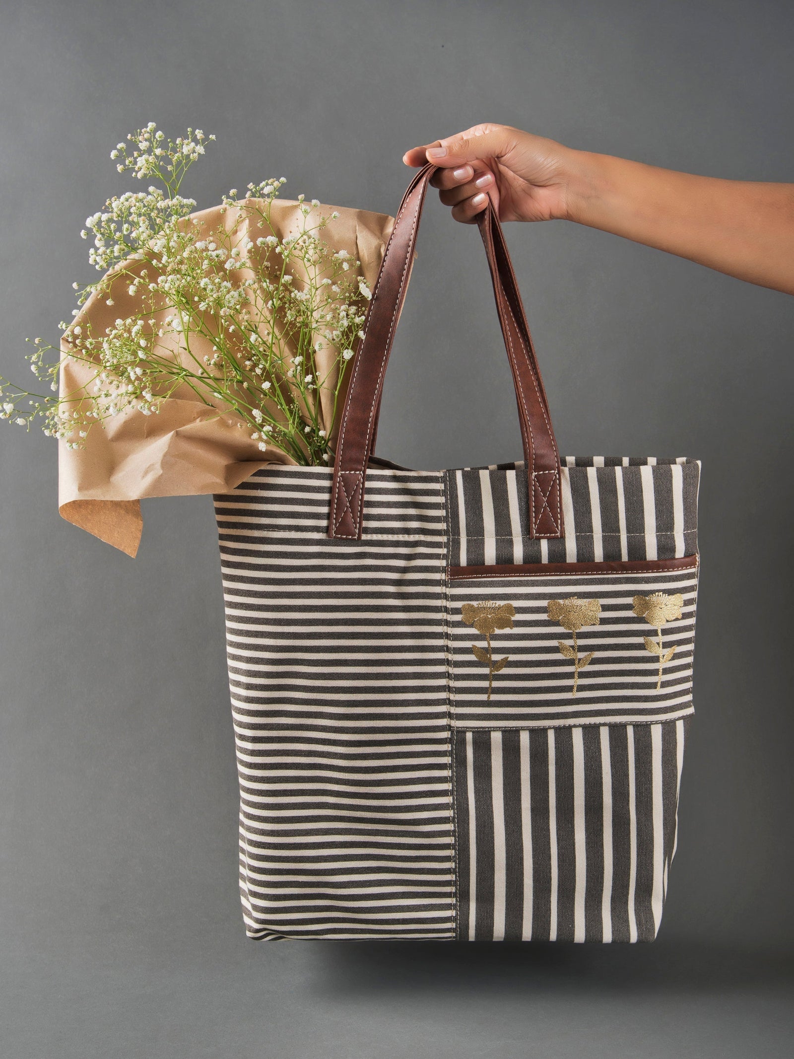 Retro Stripe Ladies Tote Bag with Zip Closure (NEW)