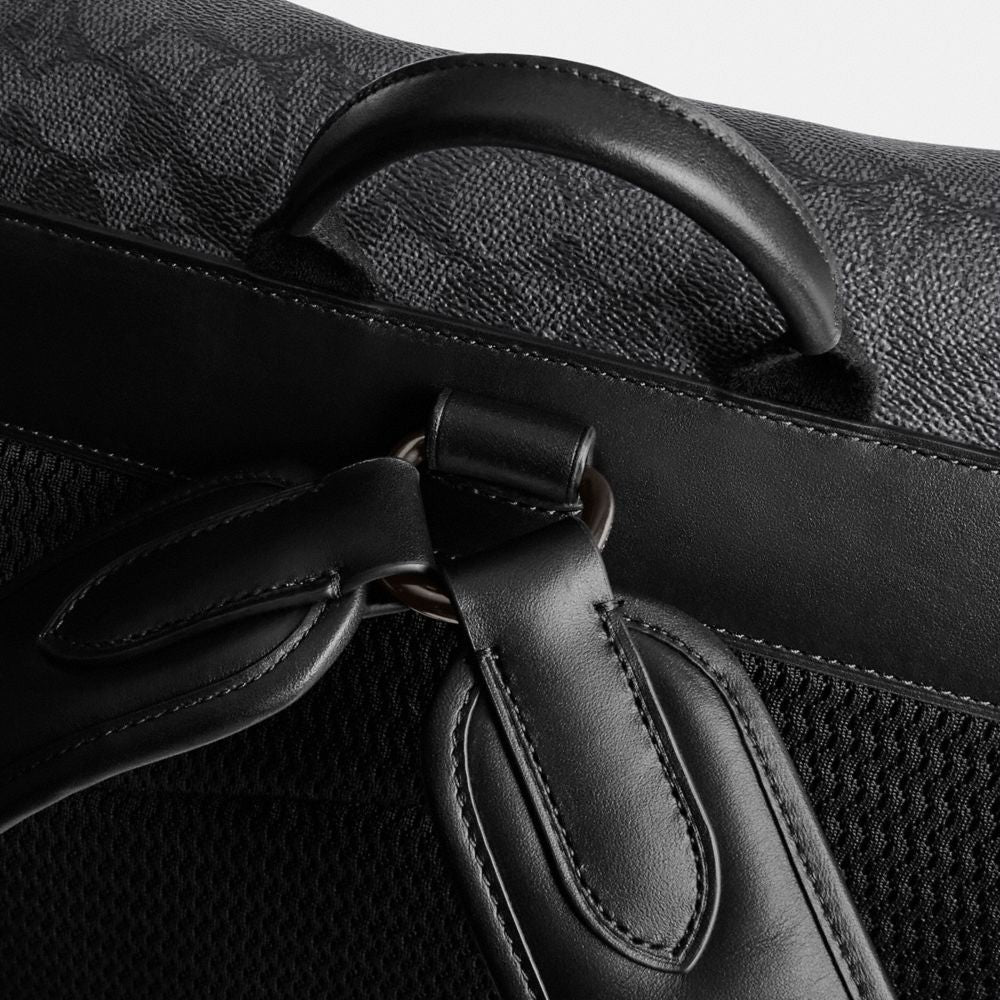Hitch Backpack In Signature Canvas