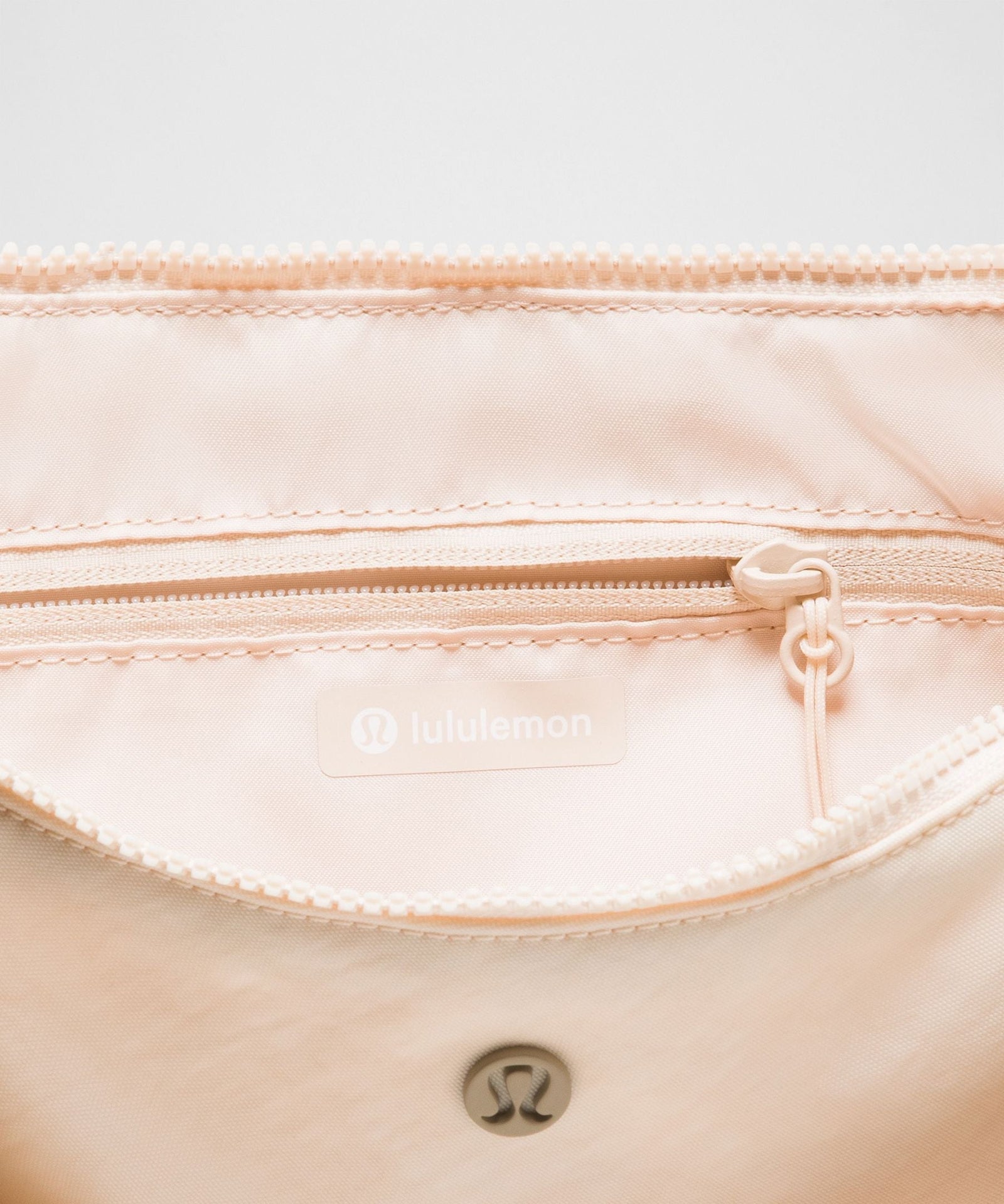 Lululemon Slouchy Sling Bag 6L *Paracord