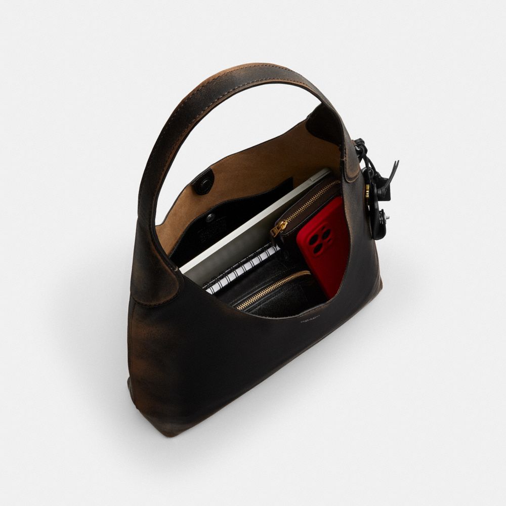 Brooklyn Shoulder Bag 39 In Loved Leather