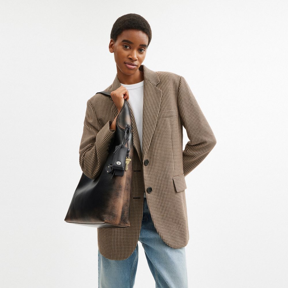 Brooklyn Shoulder Bag 39 In Loved Leather