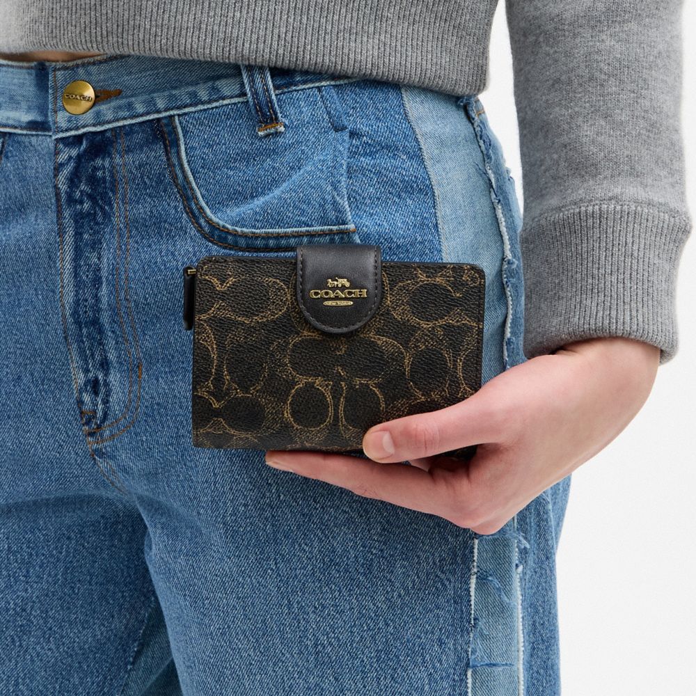 Medium Corner Zip Wallet In Loved Signature Canvas