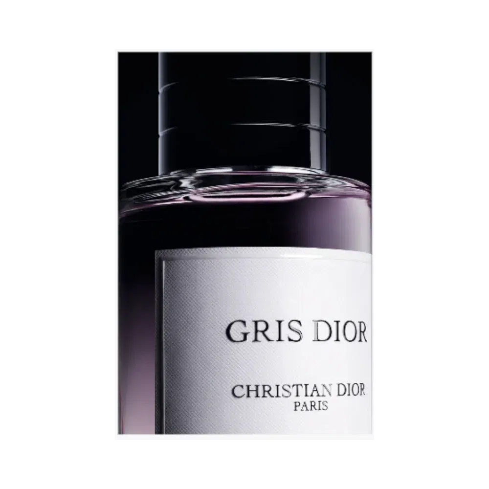 Gris Dior Eau De Parfum - Woody Floral Notes