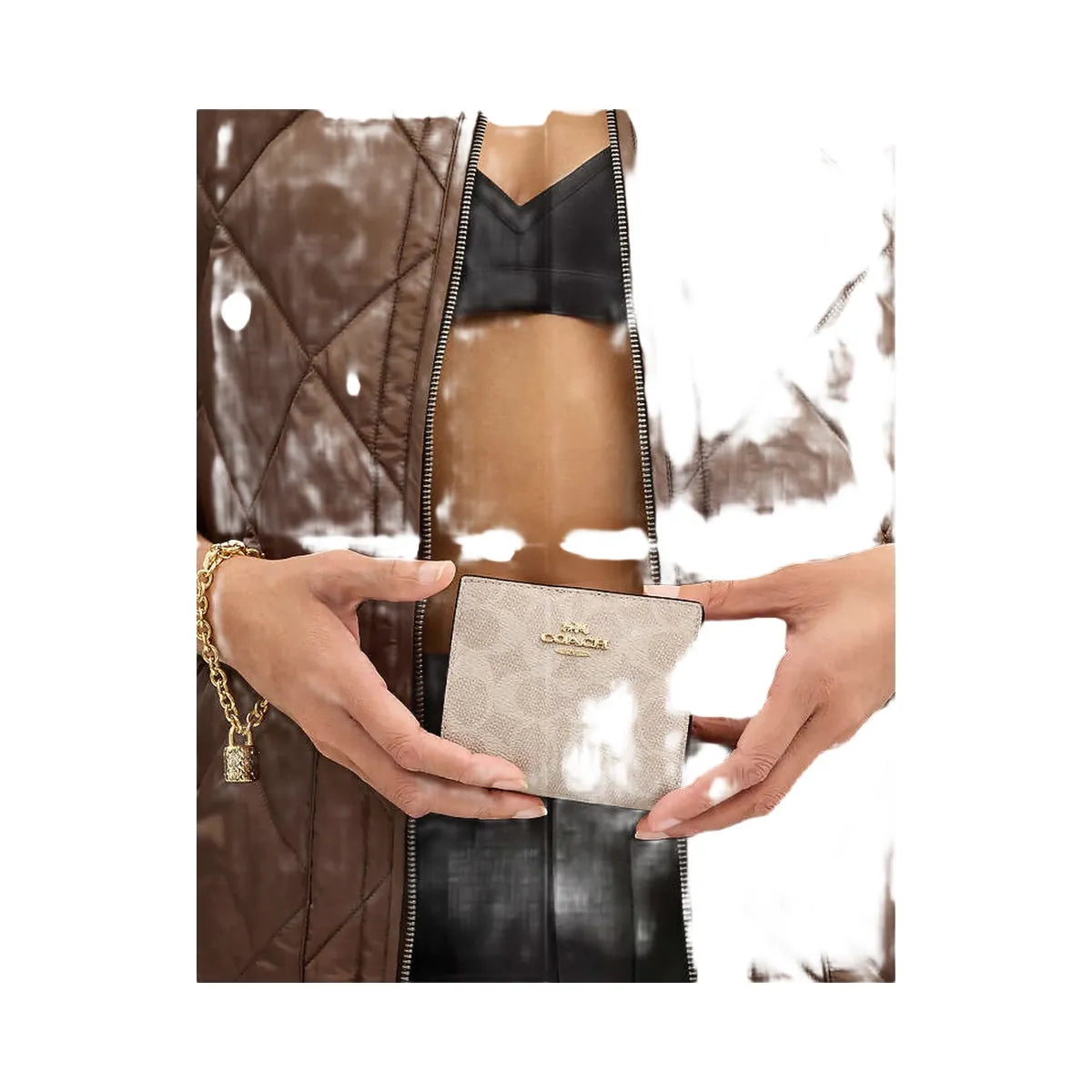 Coach Snap Wallet In Signature Canvas Signature Canvas-Gold-Sand-Chalk