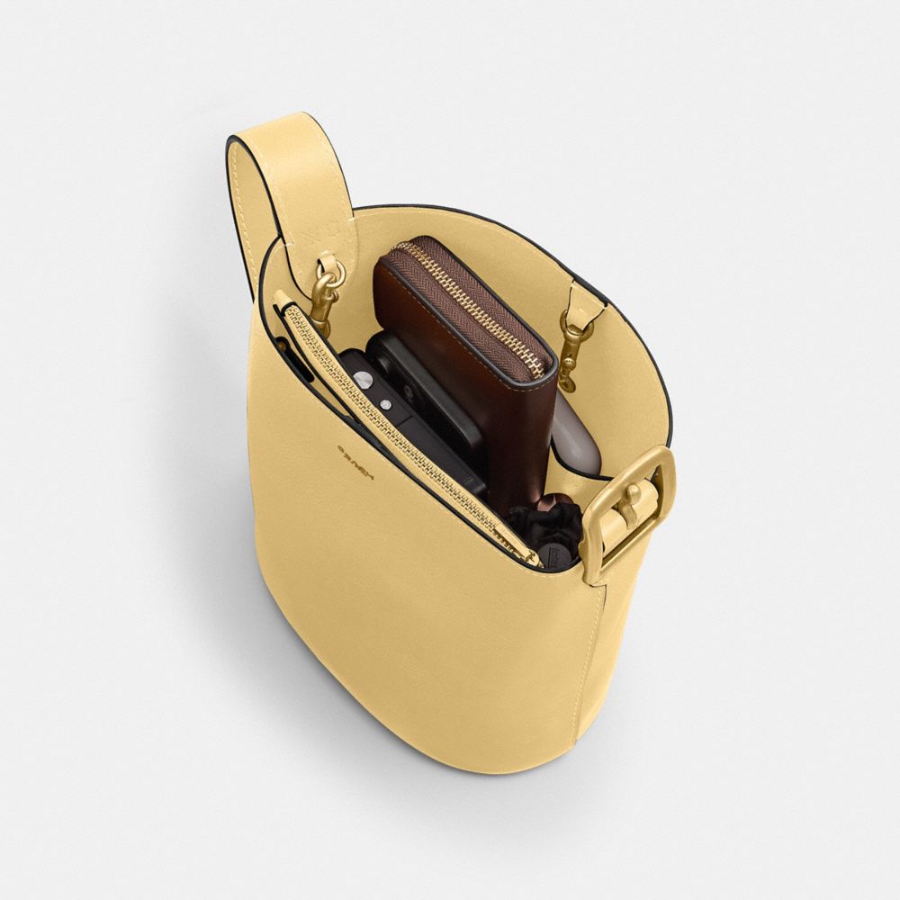 Coach Bleecker Bucket Bag 21 Brass Vanilla