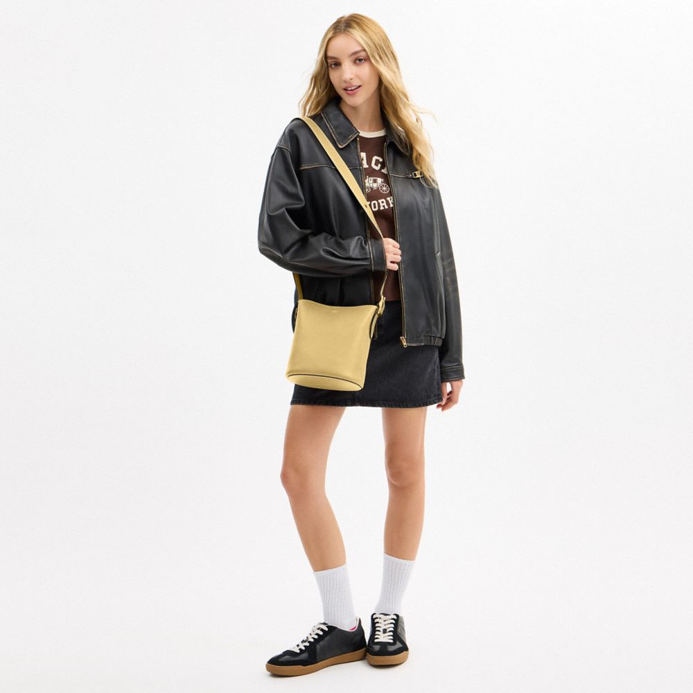 Coach Bleecker Bucket Bag 21 Brass Vanilla