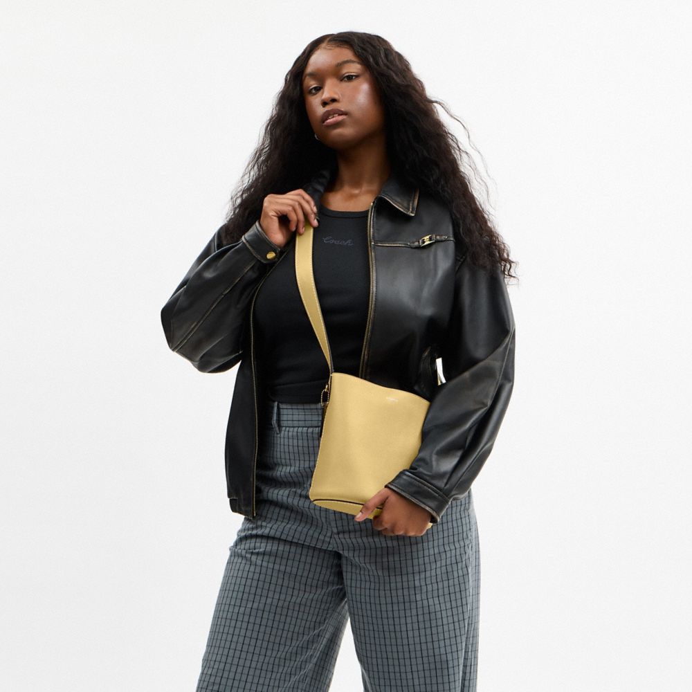 Coach Bleecker Bucket Bag 21 Brass Vanilla