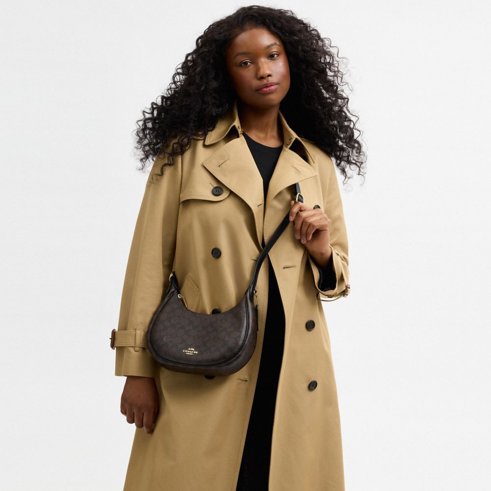 Emily Shoulder Bag In Signature Canvas