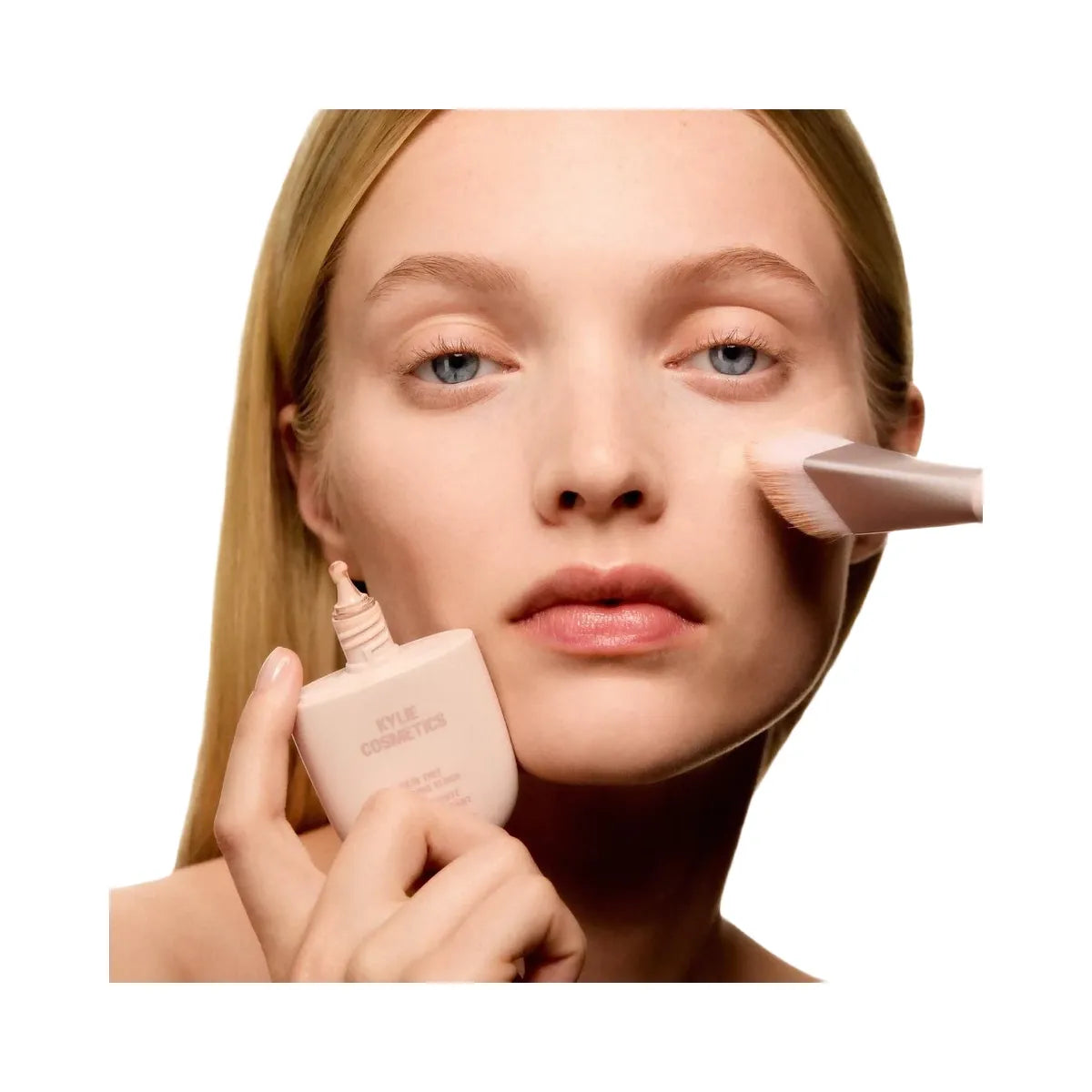 KYLIE COSMETICS Skin Tint Brush