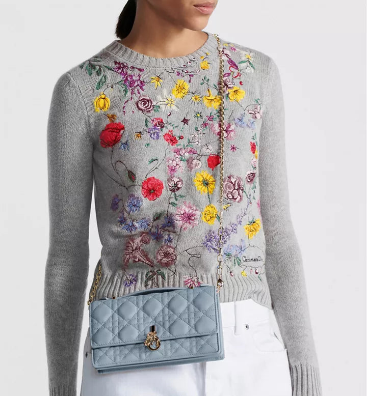Cloud-blue lambskin with Cannage motif