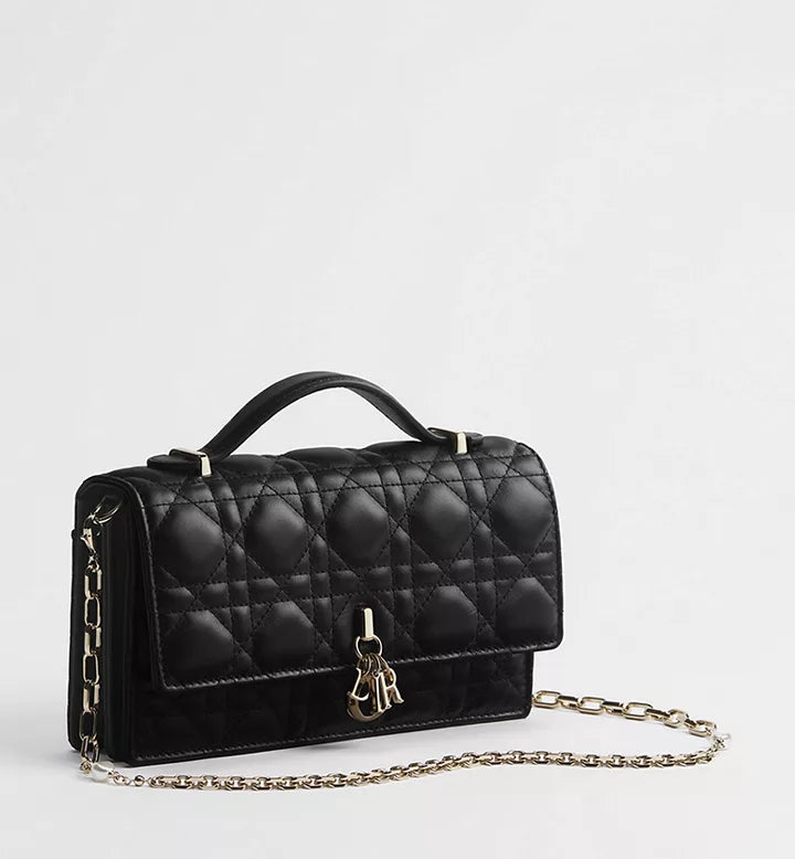 Black lambskin with Cannage pattern